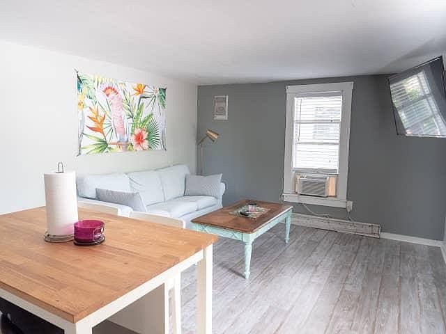 1st image of 807 9th Ave N #4