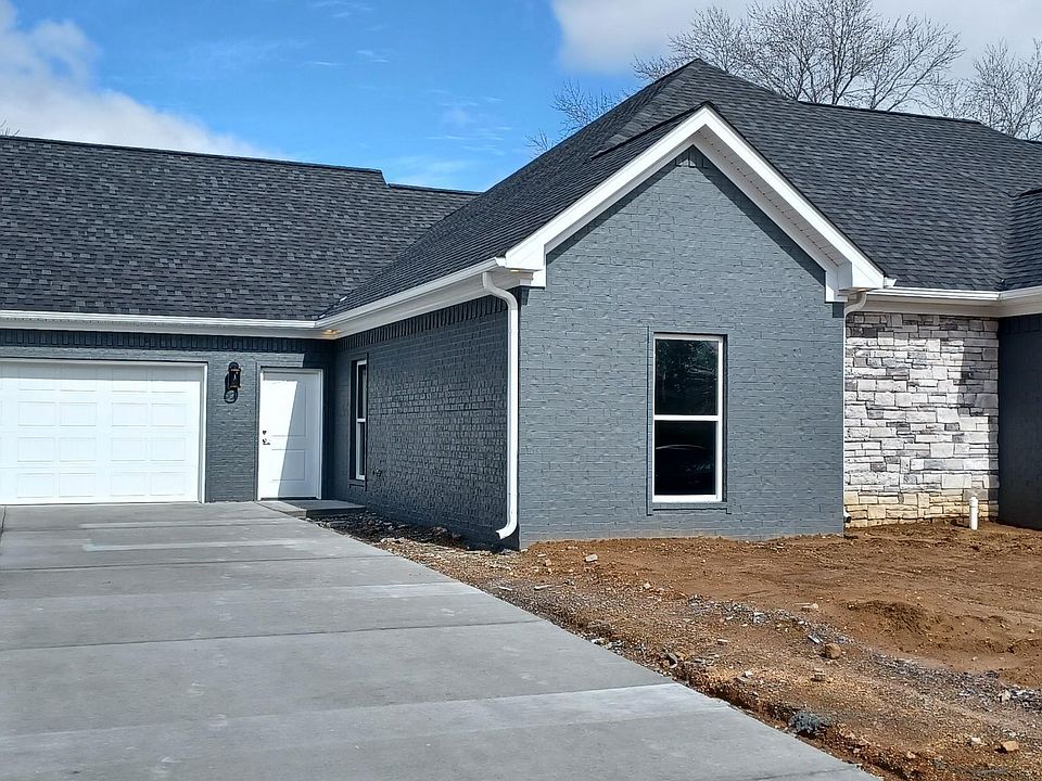 1st image of 2700 Creekside Dr