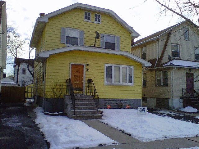 FRONT OF HOUSE