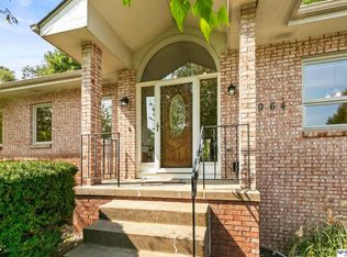 964 S 110th Plz, Omaha, NE 68154