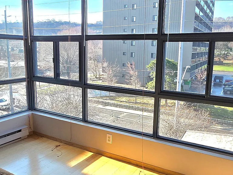 175 Hunter St E #404 — Photo 10