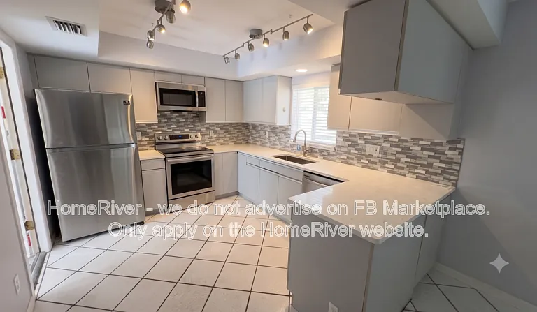 940 17th St SW — Photo 2