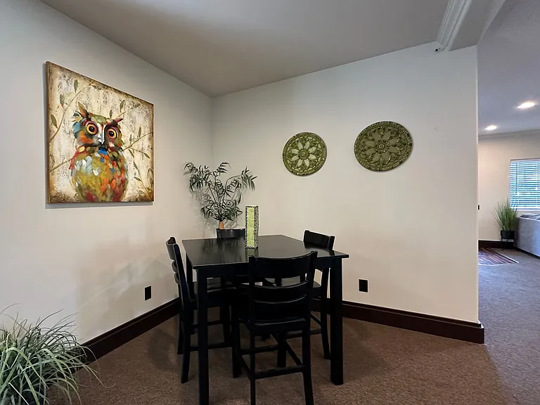 University Court Apartments — Photo 26