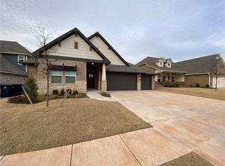 18705 Autumn Grove Dr, Edmond, OK 73012