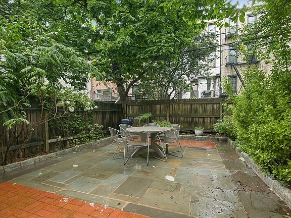 2nd image of 753 Carroll St APT 1