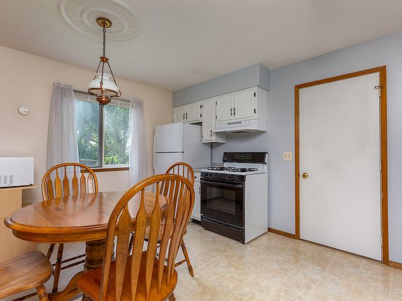 5th image of 20 Buysse Dr