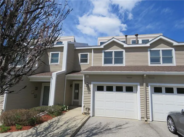 57 Lawton Brook Ln #57, Portsmouth, RI 02871