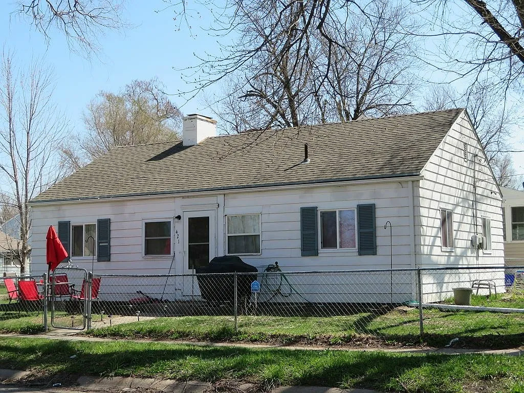 3 bedroom home — Photo 1