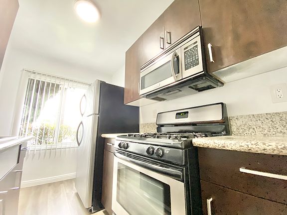 3rd image of 2587 Sepulveda Blvd #2