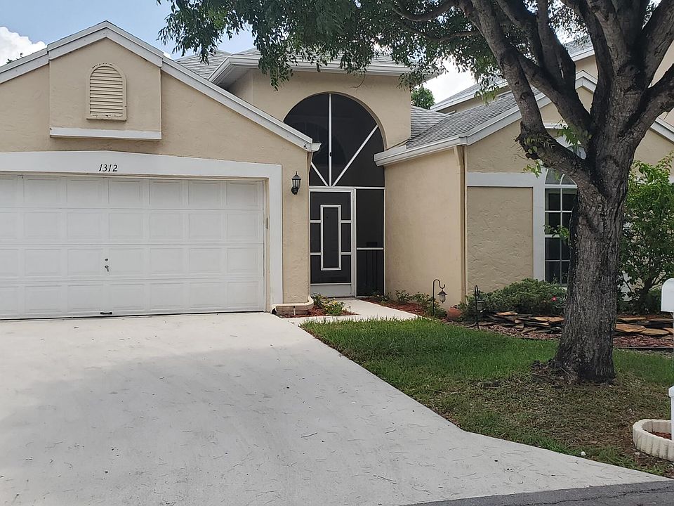 1st image of 1312 Fairfax Circle E