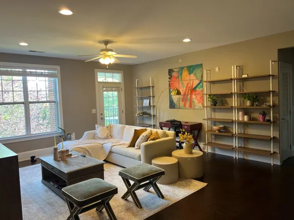 601 Finsbury St APT 202, Durham, NC 27703