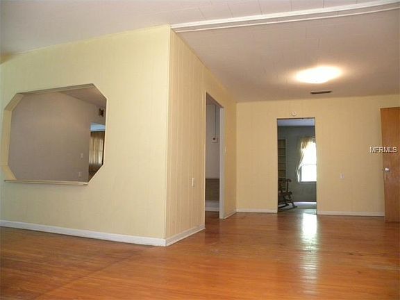 4th image of 2907 Woodland Dr