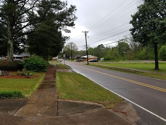 3rd image of 303 S Jones Ave