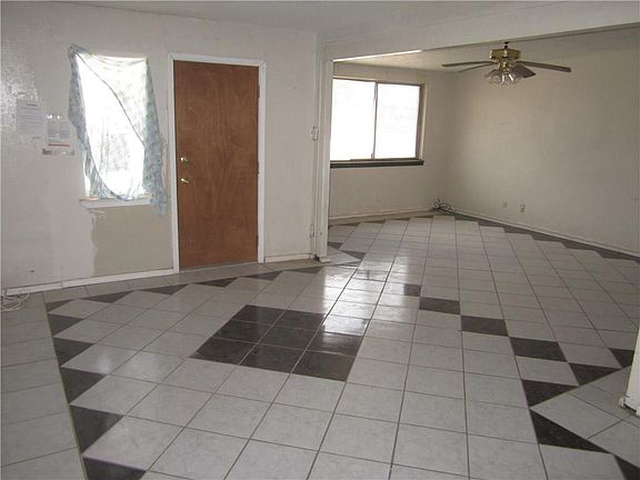 5th image of 404 Cullen Ave