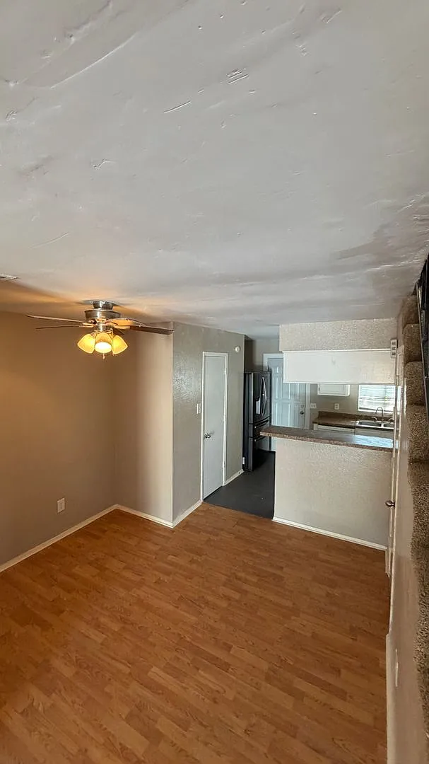 Dallas Gem Ready To Be Your Home — Photo 2