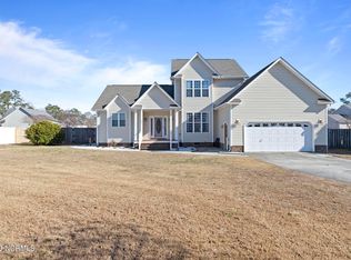 103 Daniel Ct, Richlands, NC 28574