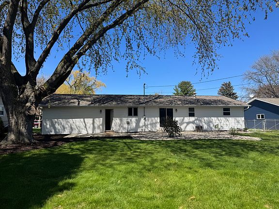 4th image of 1403 Ponderosa Ave