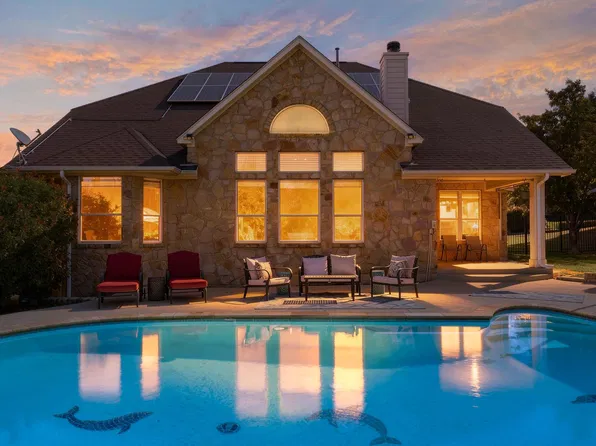 5124 Texas Bluebell Dr, Spicewood, TX 78669