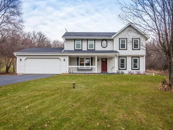 N2W31526 Scuppernong Valley Ct, Delafield, WI 53018