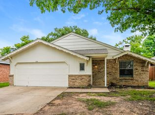 705 Nightingale Cir, Mansfield, TX 76063
