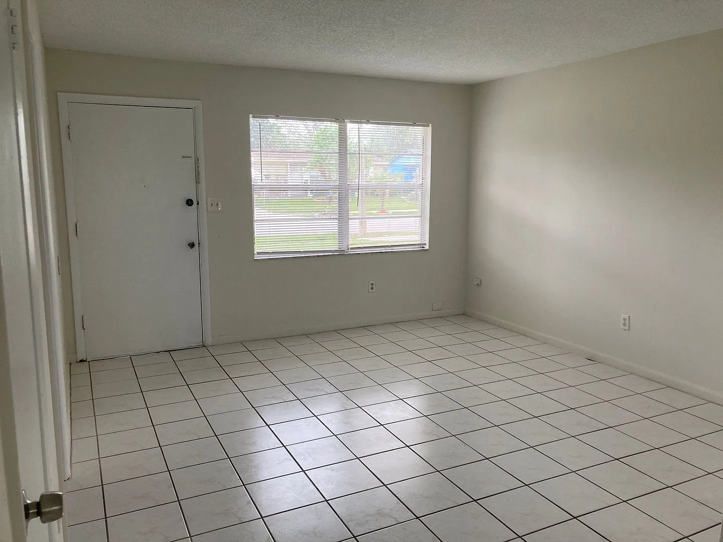 4 bed/1.5 bath Home For Rent in Malibu Grove/Carver Shores — Photo 2