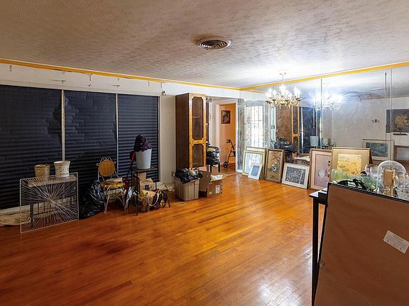 3rd image of 7718 Dillon St