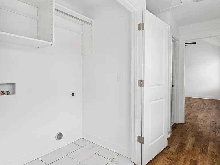 7 Railroad St — Photo 22
