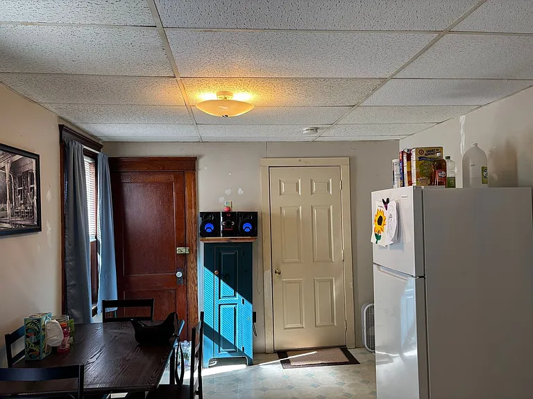 19 Summerhill Ave — Photo 7