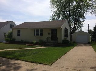 2214 Sunrise Dr, La Crosse, WI 54601