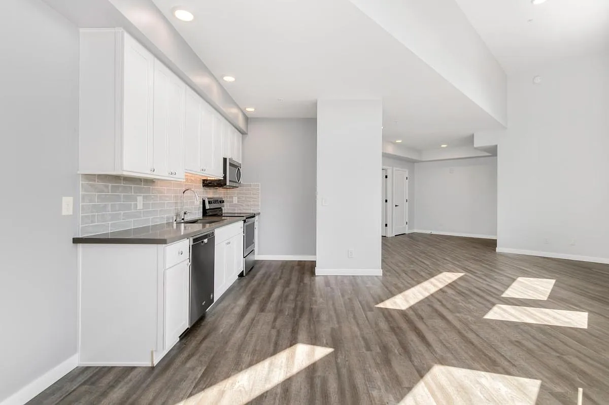 1 bed, 594 sqft, $1,675 — Photo 4