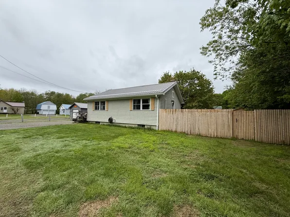 13 Lindsay Street, Lincoln, ME 04457