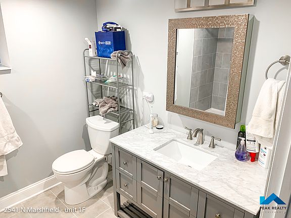 4th image of 2541 N Marshfield Ave #1R