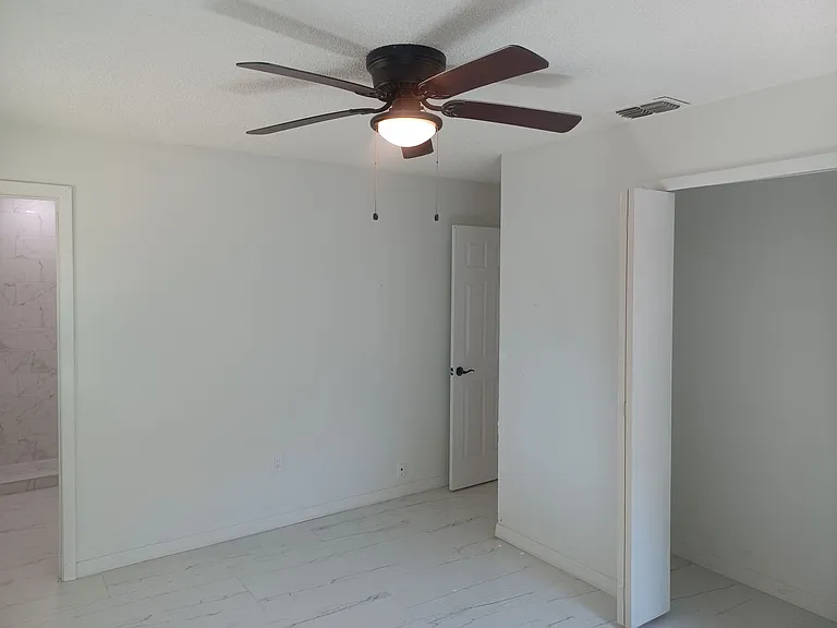 2627 Saint Charles St — Photo 16
