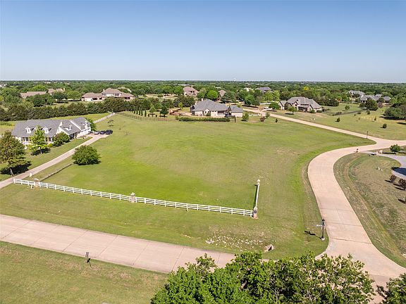 4th image of 955 Mala Ct