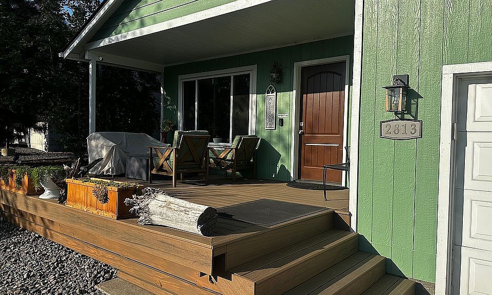 1st image of 2813 NE North Pilot Butte Dr