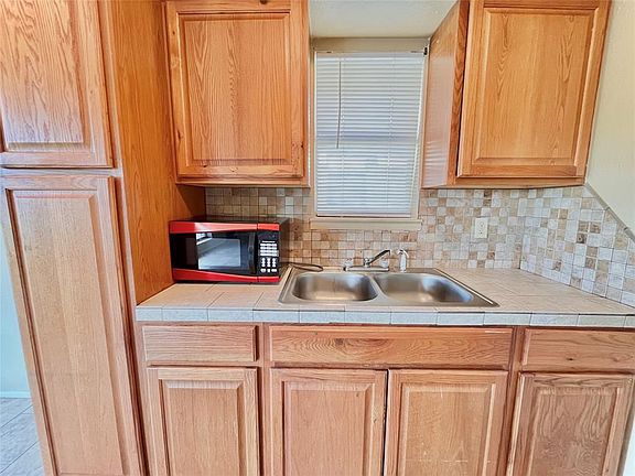 5th image of 3021 Sycamore Ave #13