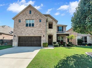 916 Albany Dr, Fort Worth, TX 76131