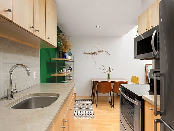 4th image of 1515 E 5th Ave #307