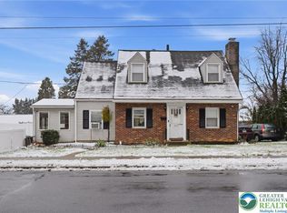 1950 Oxford Dr, Allentown, PA 18103