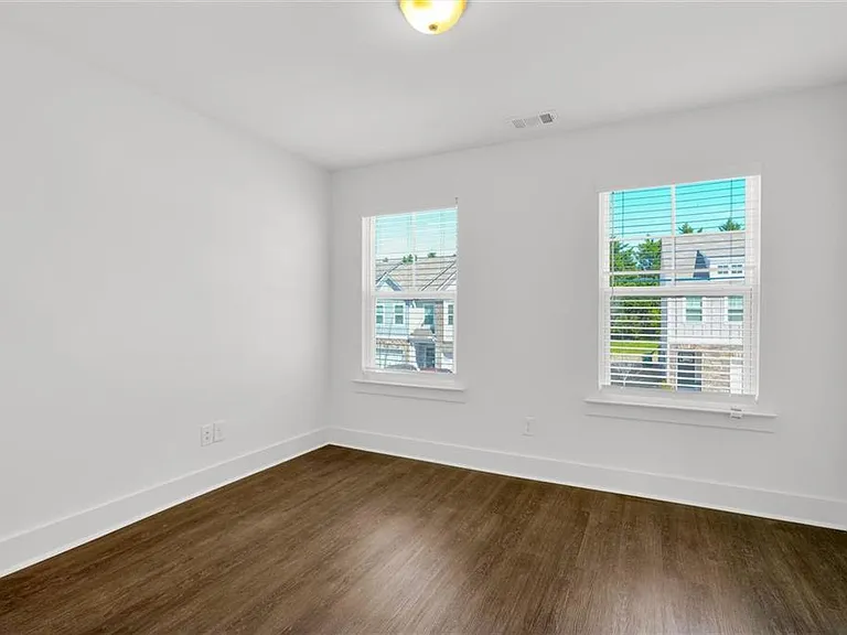6433 Scudders Dr — Photo 23