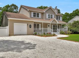 24 Riverhead Rd, East Moriches, NY 11940