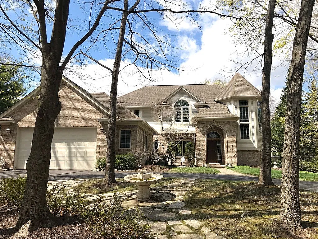 2731 N Tipsico Lake Rd photo 1