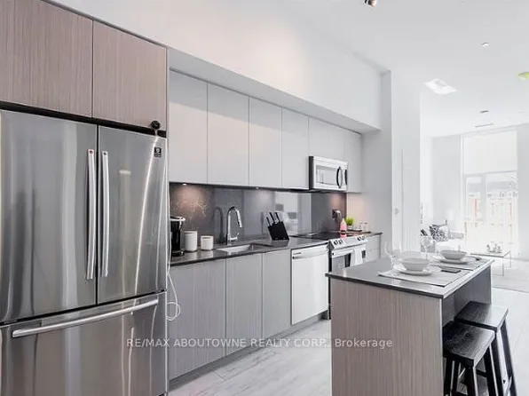 125 Bronte Rd, Oakville, ON