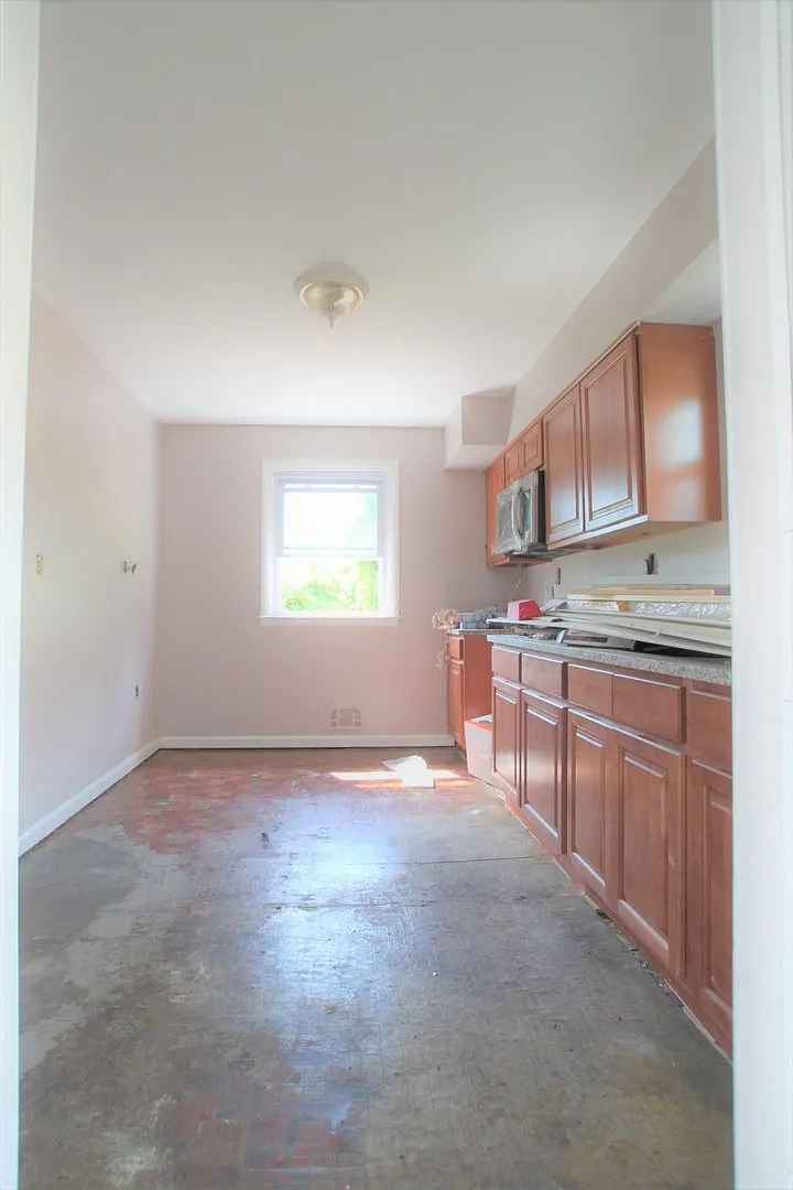 Completely Renovated 4 Bedroom Home Accepting 3 Bedroom Vouchers With A Reduced Security Deposit!... — Photo 4