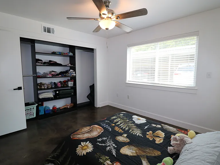 2200 Dickson Dr #124 — Photo 10