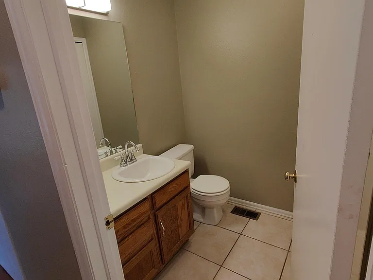 2092 Bristlecone Dr — Photo 5