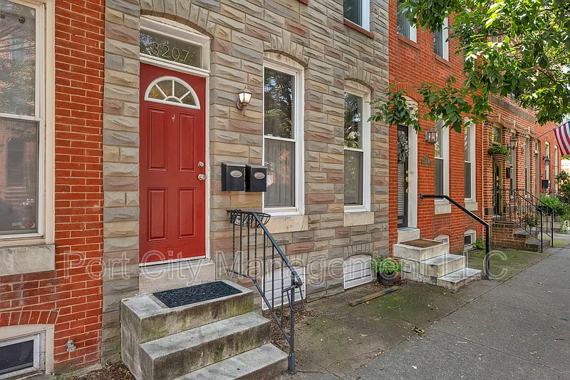 1 bed, 1.0 bath, 790 sqft, $1,300 — Photo 3