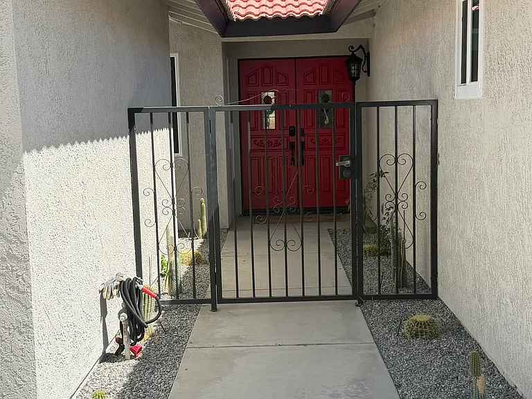 California Dr — Photo 20