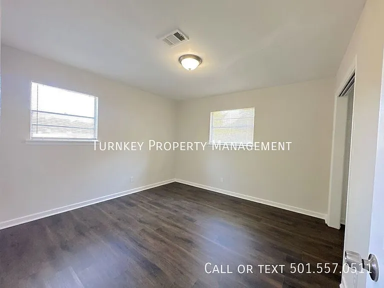 7124 Twin Oaks Rd — Photo 6