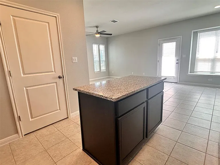 137 Rustic Glen Dr — Photo 7